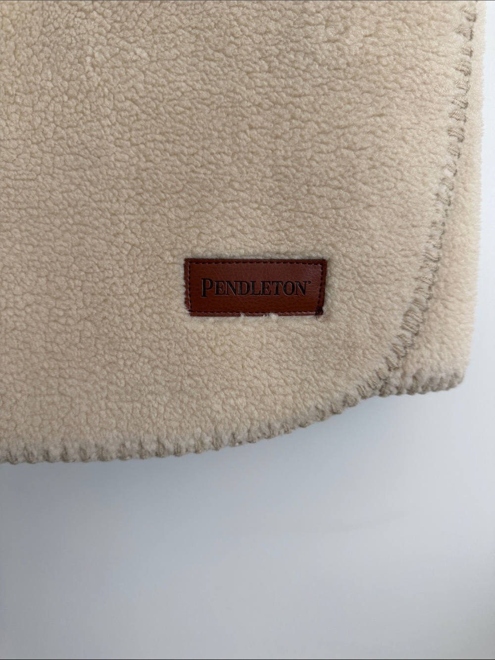 NWT Pendleton Fleece Throw Blanket - Picture 4 of 5